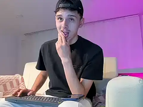 Snapshot of bastia_noooo chatting on January 13, 2025, 6:27 am bastia noooo online show from January 13, 2025, 6:27 am