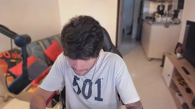 justin stark7 online show from October 6, 2025, 9:37 pm