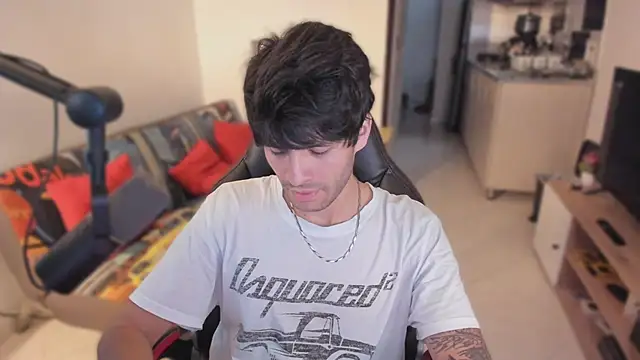 justin stark7 online show from September 23, 2025, 9:33 pm