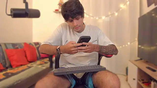 justin stark7 online show from February 21, 2026, 3:47 pm