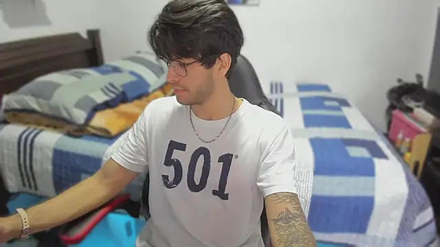 justin stark7 online show from March 17, 2025, 10:08 pm