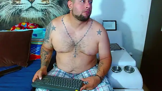 Michaell Myerss  online show from November 5, 2025, 12:19 pm