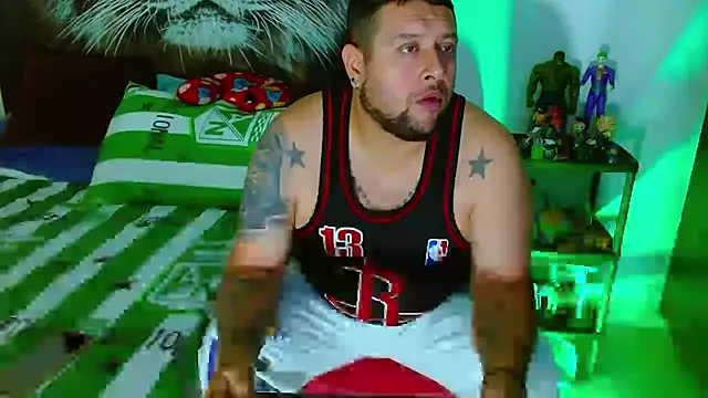 Michaell Myerss  online show from December 19, 2025, 2:08 pm