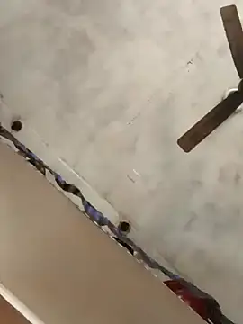 hotrasina online show from February 17, 2025, 2:17 pm