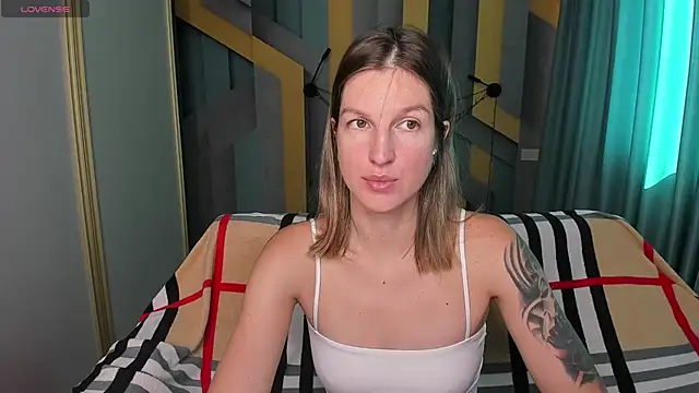 Snapshot of EmilyWalkeri chatting on September 17, 2025, 6:59 am EmilyWalkeri online show from September 17, 2025, 6:59 am
