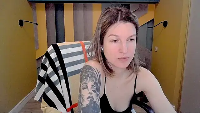 Snapshot of EmilyWalkeri chatting on February 24, 2025, 8:06 am EmilyWalkeri online show from February 24, 2025, 8:06 am