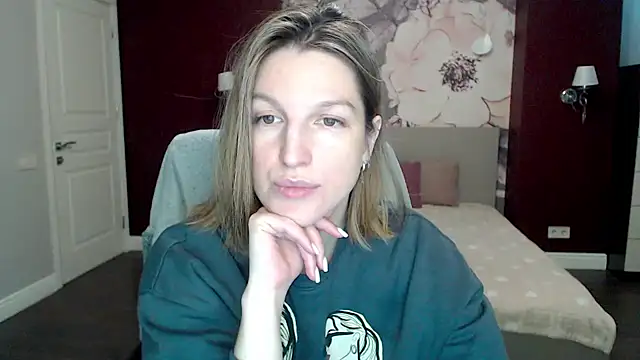 Snapshot of EmilyWalkeri chatting on January 23, 2025, 7:43 am EmilyWalkeri online show from January 23, 2025, 7:43 am