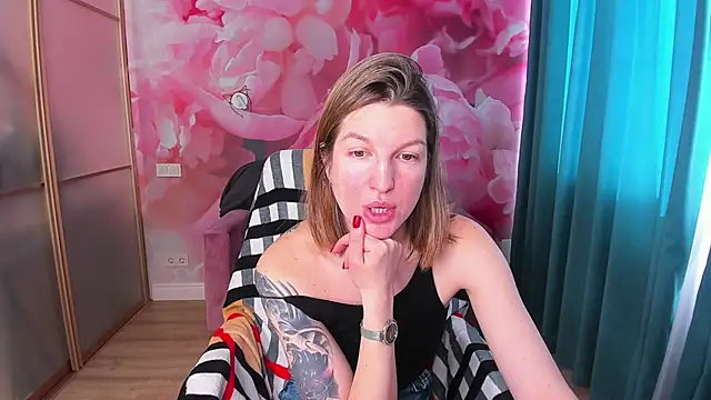Snapshot of EmilyWalkeri chatting on February 23, 2025, 6:49 am EmilyWalkeri online show from February 23, 2025, 6:49 am