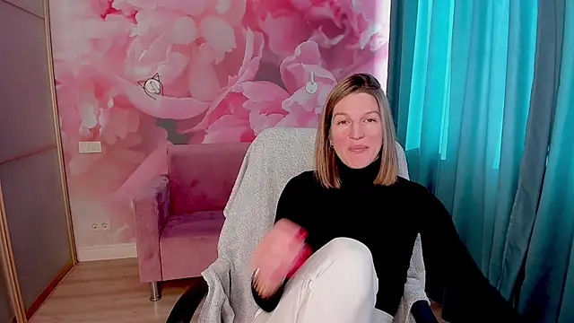 Snapshot of EmilyWalkeri chatting on February 18, 2025, 8:16 am EmilyWalkeri online show from February 18, 2025, 8:16 am