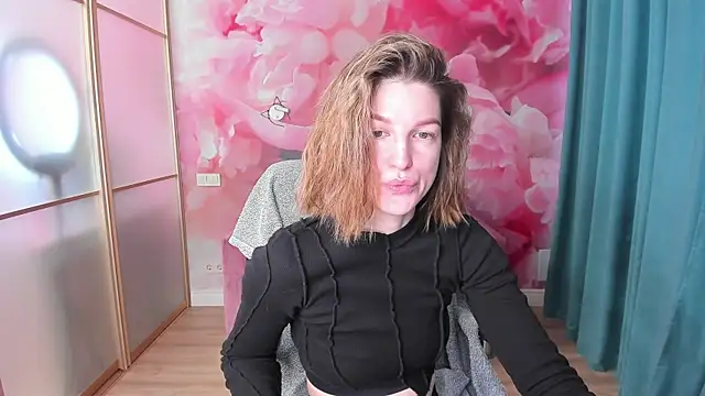 Snapshot of EmilyWalkeri chatting on January 27, 2025, 8:07 am EmilyWalkeri online show from January 27, 2025, 8:07 am
