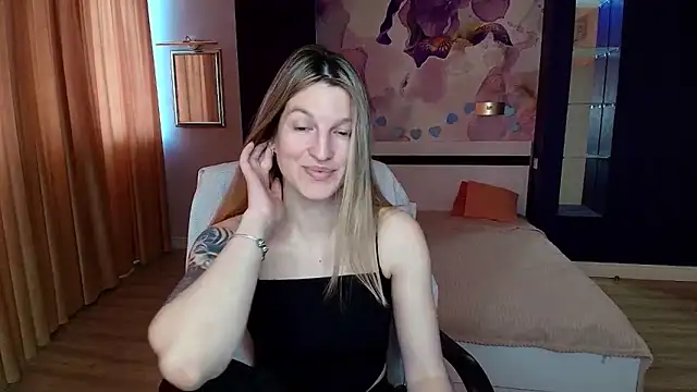 EmilyWalkeri online show from May 31, 2026, 6:30 am