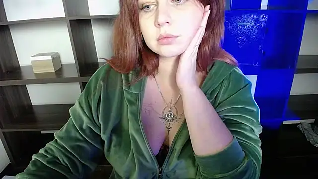Snapshot of Lizzy_Love chatting on February 1, 2025, 1:34 am Lizzy Love online show from February 1, 2025, 1:34 am