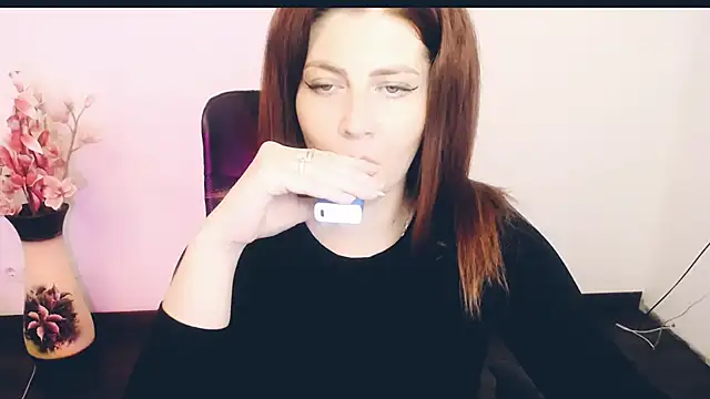 Snapshot of Lizzy_Love chatting on September 10, 2025, 6:29 pm Lizzy Love online show from September 10, 2025, 6:29 pm