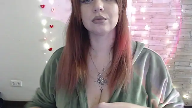 Snapshot of Lizzy_Love chatting on February 3, 2025, 1:19 pm Lizzy Love online show from February 3, 2025, 1:19 pm