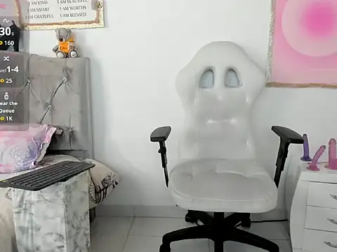 cindy love2 online show from December 5, 2025, 2:04 pm