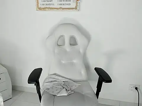 Snapshot of cindy_love2 chatting on February 2, 2026, 2:49 pm cindy love2 online show from February 2, 2026, 2:49 pm