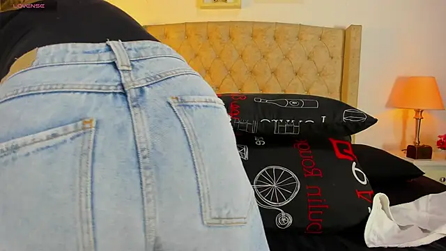 allisson m online show from November 17, 2025, 12:09 pm