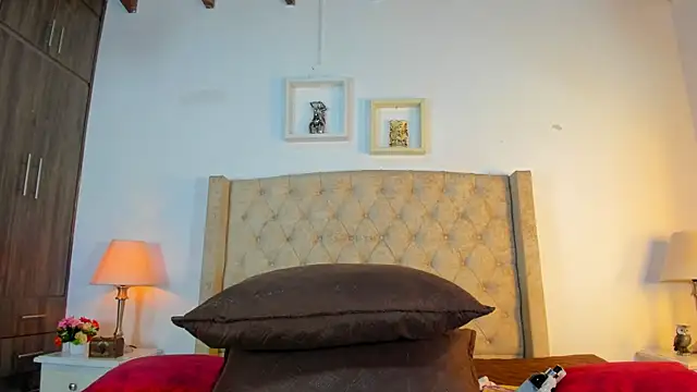 allisson m online show from September 18, 2025, 12:08 pm