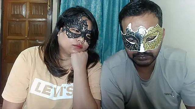 Snapshot of Cutehornycouples chatting on October 8, 2025, 6:08 pm Cutehornycouples online show from October 8, 2025, 6:08 pm