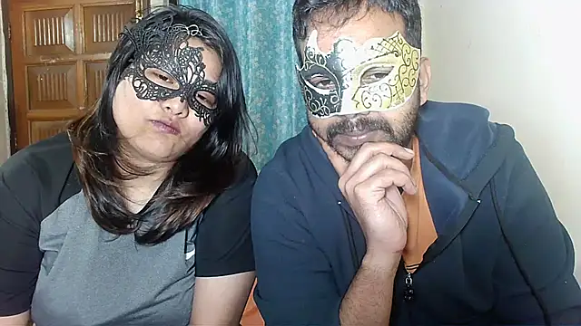 Snapshot of Cutehornycouples chatting on October 23, 2025, 5:55 pm Cutehornycouples online show from October 23, 2025, 5:55 pm