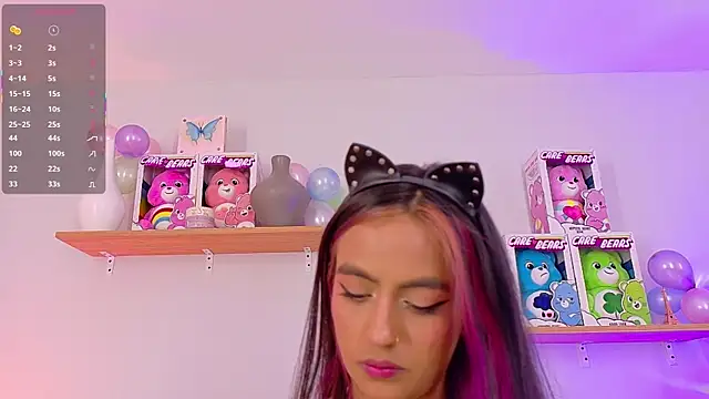 Snapshot of emily_bank chatting on November 24, 2025, 7:36 pm emily bank online show from November 24, 2025, 7:36 pm