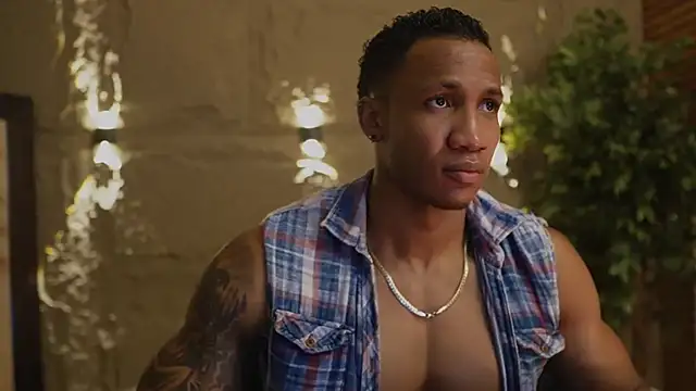 Logan Varela online show from November 20, 2025, 1:34 pm