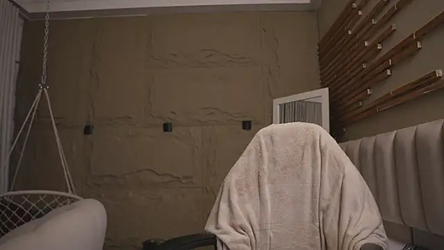 Logan Varela online show from March 23, 2026, 2:17 pm