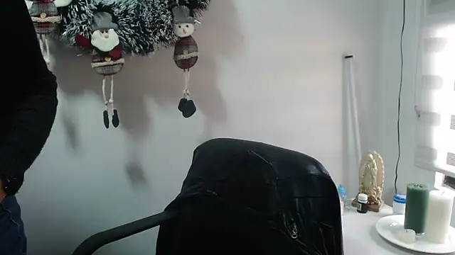 Snapshot of Rebecagiraut chatting on December 20, 2025, 12:52 pm Rebecagiraut online show from December 20, 2025, 12:52 pm