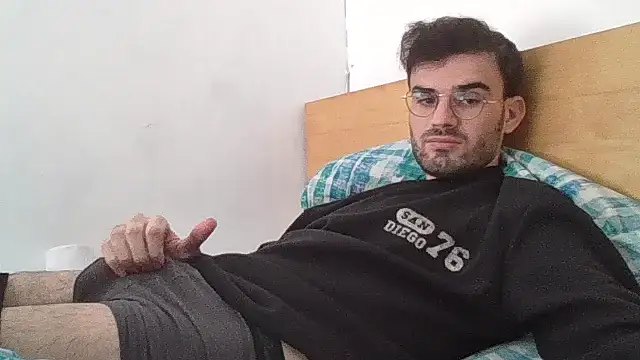 erikamavrik online show from December 19, 2025, 9:22 am