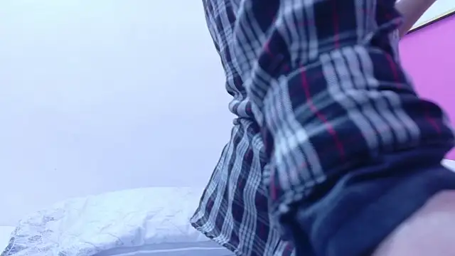 yourcuteneighbourr online show from December 23, 2025, 3:17 am