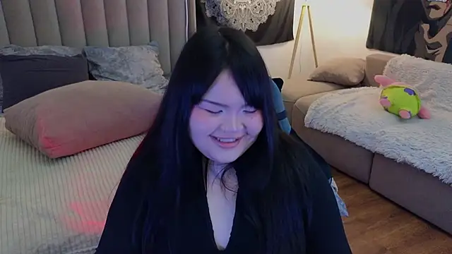 LeyaKan online show from March 17, 2025, 9:02 pm