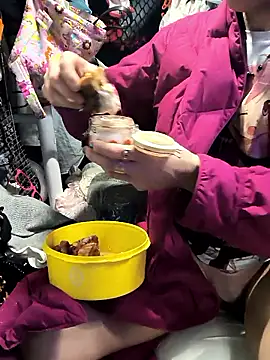 Snapshot of gurlnips chatting on February 20, 2026, 11:45 am gurlnips online show from February 20, 2026, 11:45 am