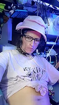 Snapshot of gurlnips chatting on March 2, 2026, 7:09 am gurlnips online show from March 2, 2026, 7:09 am