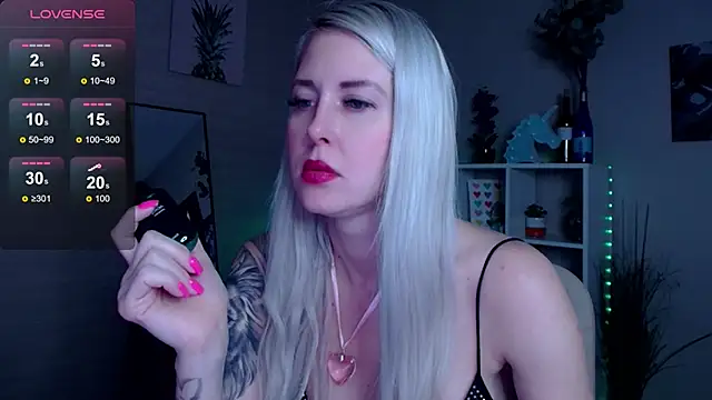 Snapshot of Mermaid_N chatting on February 14, 2025, 1:45 am Mermaid N online show from February 14, 2025, 1:45 am