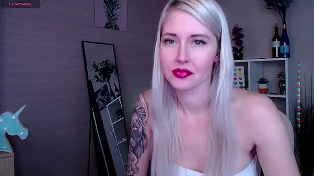 Snapshot of Mermaid_N chatting on February 15, 2025, 4:47 am Mermaid N online show from February 15, 2025, 4:47 am