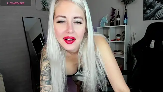 Snapshot of Mermaid_N chatting on September 16, 2025, 1:39 am Mermaid N online show from September 16, 2025, 1:39 am