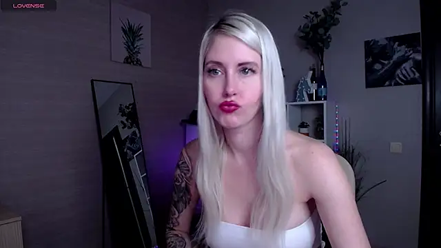 Snapshot of Mermaid_N chatting on February 20, 2025, 1:46 am Mermaid N online show from February 20, 2025, 1:46 am