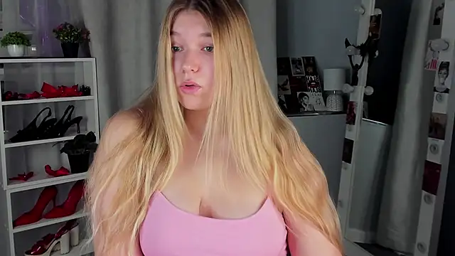 Snapshot of Rebecca_Kelly chatting on October 14, 2025, 2:12 am Rebecca Kelly online show from October 14, 2025, 2:12 am