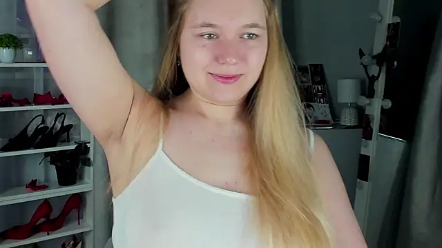 Rebecca Kelly online show from October 21, 2025, 2:22 am