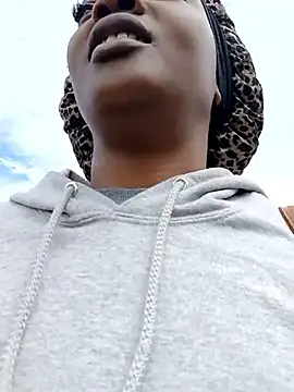  fiffii online show from April 17, 2026, 7:33 am