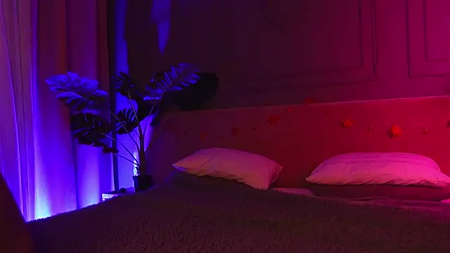 Snapshot of Liv_Fay chatting on October 25, 2025, 2:17 pm Liv Fay online show from October 25, 2025, 2:17 pm