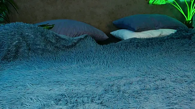 Snapshot of Liv_Fay chatting on March 20, 2025, 8:40 pm Liv Fay online show from March 20, 2025, 8:40 pm