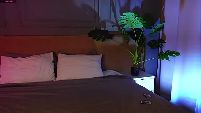 Snapshot of Liv_Fay chatting on February 17, 2026, 1:52 pm Liv Fay online show from February 17, 2026, 1:52 pm