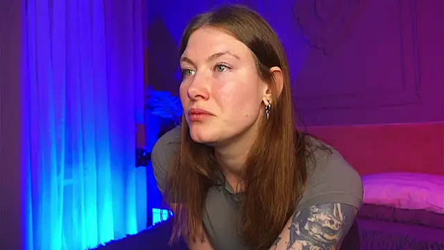 Snapshot of Liv_Fay chatting on October 7, 2025, 5:58 pm Liv Fay online show from October 7, 2025, 5:58 pm