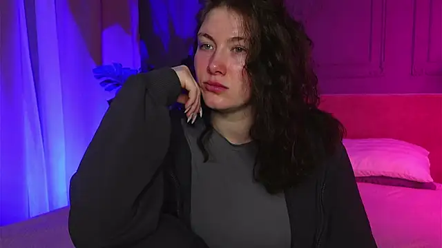 Snapshot of Liv_Fay chatting on December 5, 2025, 2:15 pm Liv Fay online show from December 5, 2025, 2:15 pm