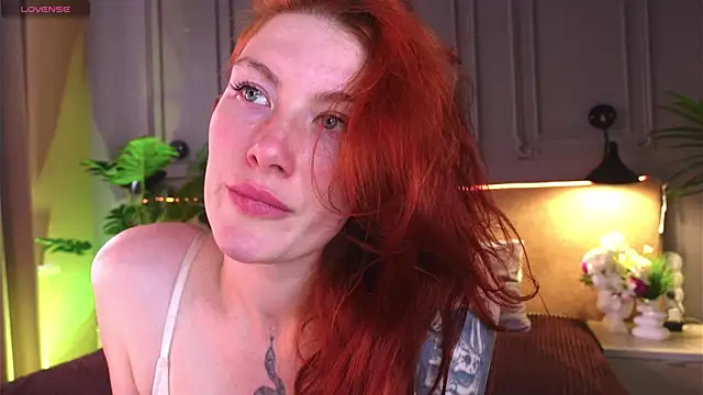 Snapshot of Liv_Fay chatting on May 16, 2026, 1:32 pm Liv Fay online show from May 16, 2026, 1:32 pm