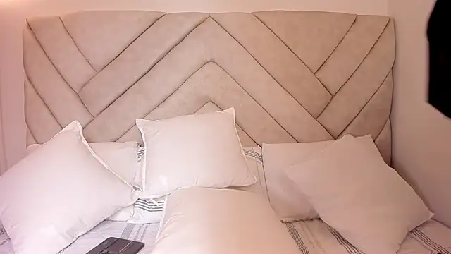 DarlinJones online show from March 24, 2026, 7:03 pm