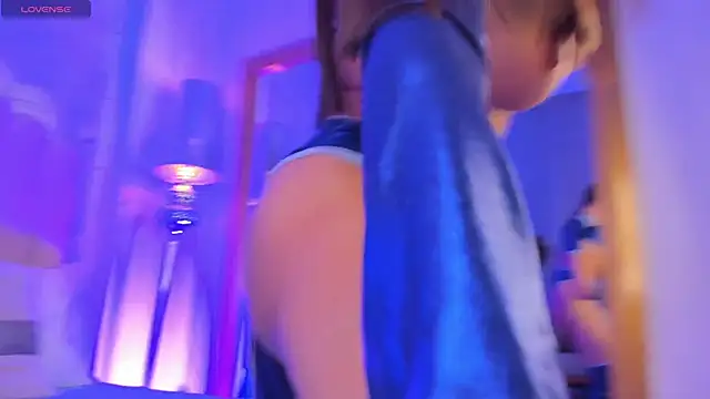 Iara Smith1 online show from January 11, 2026, 11:50 am