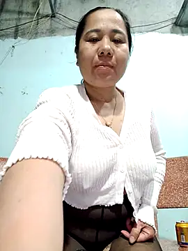 Snapshot of Queen_18200 chatting on March 3, 2026, 11:39 am Queen 18200 online show from March 3, 2026, 11:39 am