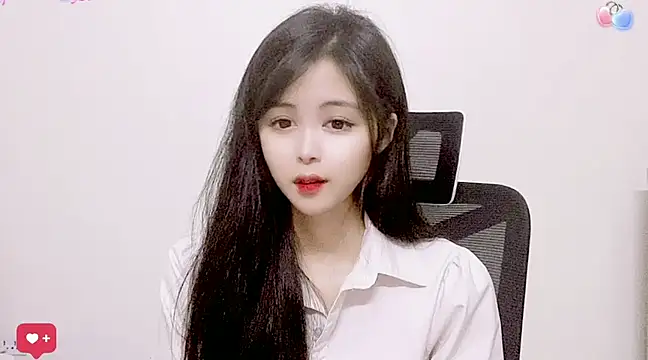 Snapshot of ---MIA--- chatting on March 21, 2025, 4:18 pm ---MIA--- online show from March 21, 2025, 4:18 pm